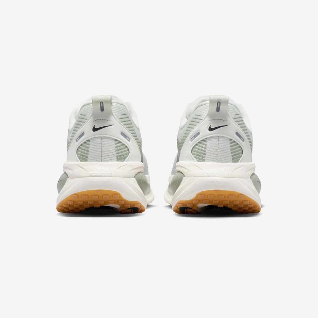 Nike Vomero 18 [HM6803-020]