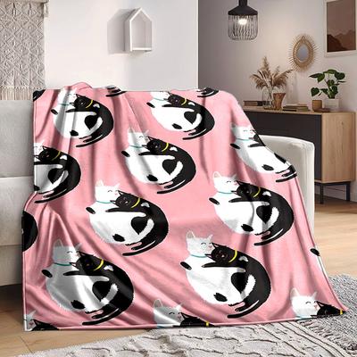 1pc Cat Hug Pattern Blanket Warm, Cozy, And Soft, Suitable for Sofas, Beds, Cars, And Office Use.Perfect for Camping And Travel, Making It a Great Gif