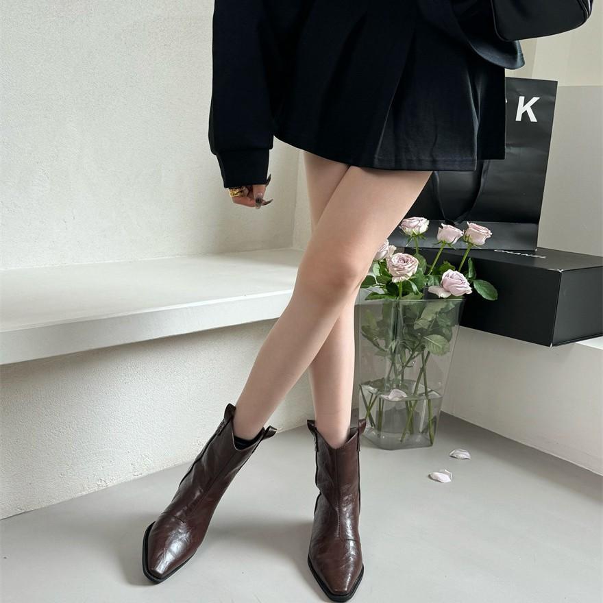 2025 Autumn and Winter New Retro Handmade Thick-heeled Short Boots Women's Pointed Knight Boots Rear Zipper V-mouth Western Cowboy Boots