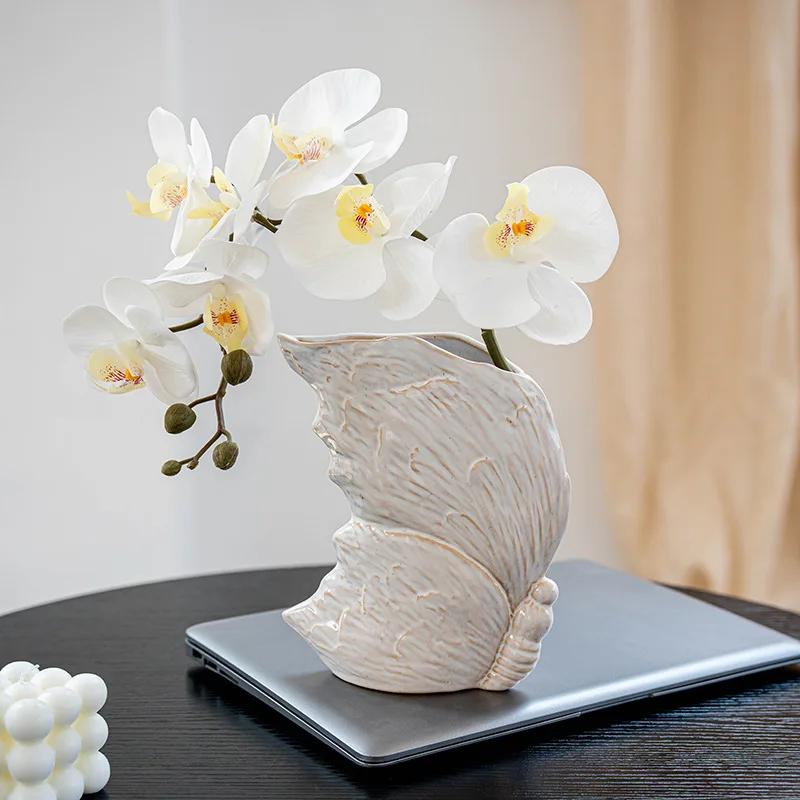 White Ceramic Vase Butterfly Statue Flower Vase Insect Flower Arrangement Handmade Porcelain Terrarium Home Decoration bianco