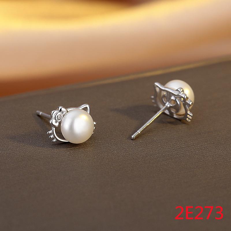 

Temperament Light Luxury Design Stud Earrings + Exquisite High-End Earrings Women S Earrings Customization 925 silver