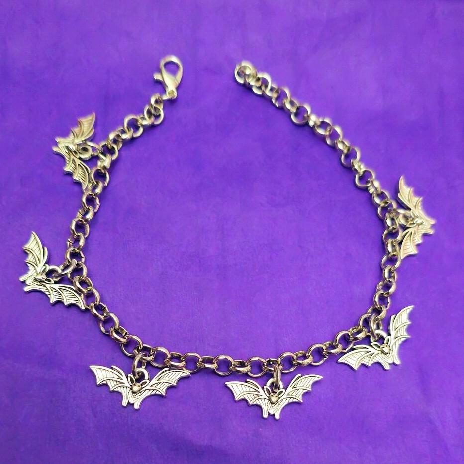 

Gothic Cute Little Ghost Bat Charm Pendant Bracelet for Men Women Halloween Party Vampire Punk Creative Jewelry Accessories Gift