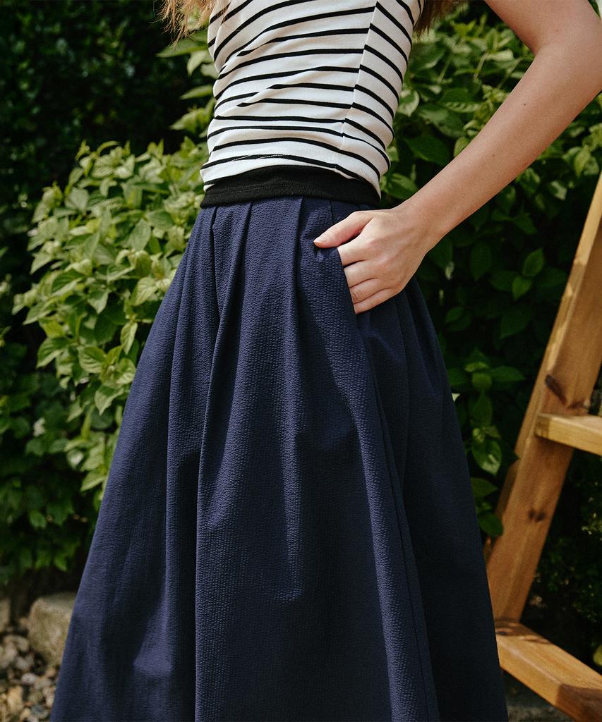 LEFTSEOUL Seersucker Flare Long Skirt [Navy]