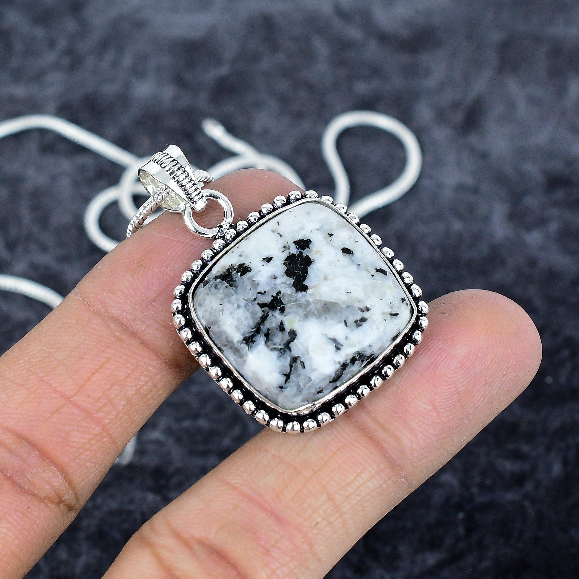

Rainbow Moonstone Gemstone 925 Sterling Silver Jewelry Pendant 1.62 M-2845