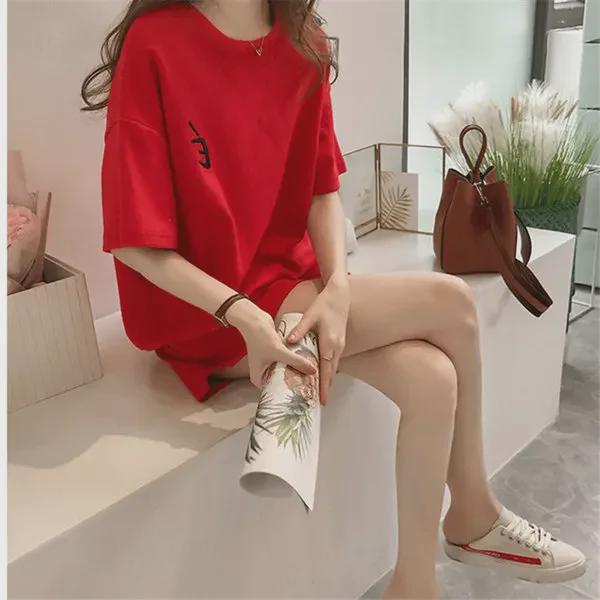 Women's Summer 2023 Loose-Fit Two-Piece Suit: Fashionable Short-Sleeve Top & Shorts for Casual Running or Student Style.