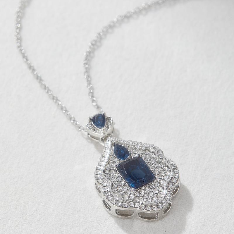 Luxury Blue White Zircon Sparkling Geometric Pendant Necklace for Ladies Vintage Exquisite Engagement Wedding Party Zircon Gift