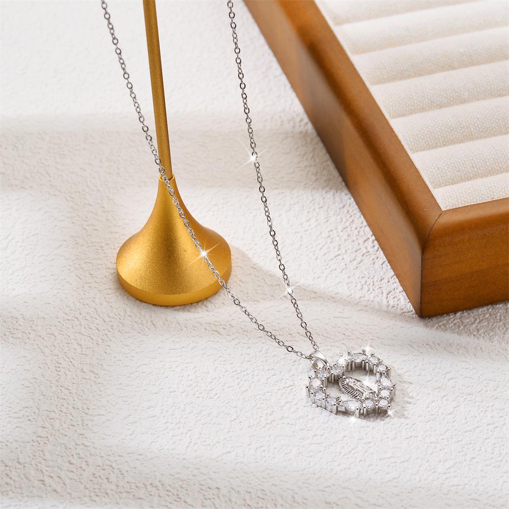 Simple Fashion Titanium Steel Women's Necklace - Non-fading, Luxurious, Versatile, Korean Style Clavicle Chain