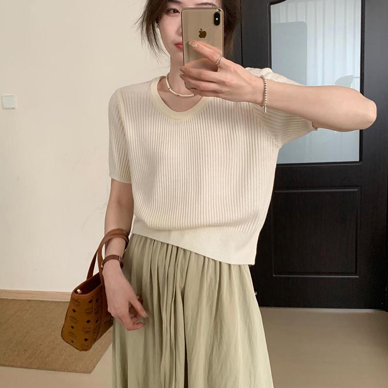2025 Spring Korean-Style Casual U-Neck Short-Sleeve Knit Top - Solid Color