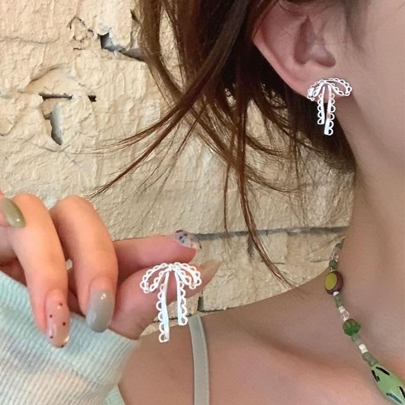 Silver needle super flash zircon pearl geometric round flower earrings simple personality stud earrings niche design earrings women