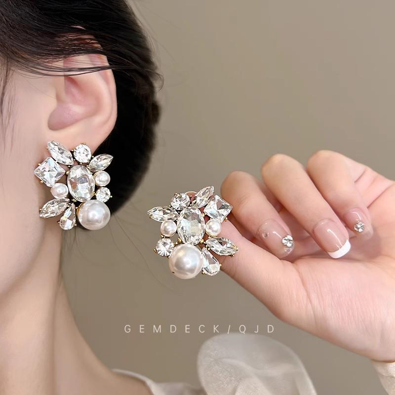 Luxurious European & American Diamond Tassel Stud Earrings for Evenings and Parties