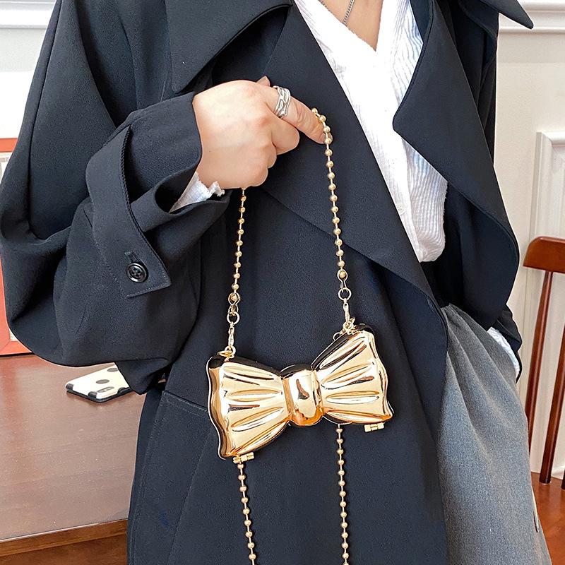 Women's Trendy Crossbody Chain Bag with Metal Bow - Lightweight and Stylish Shoulder Bag