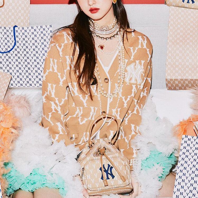 New MLB Old Flower Knitwear Unisex Dark Beige 3AKCM0121-50BGD