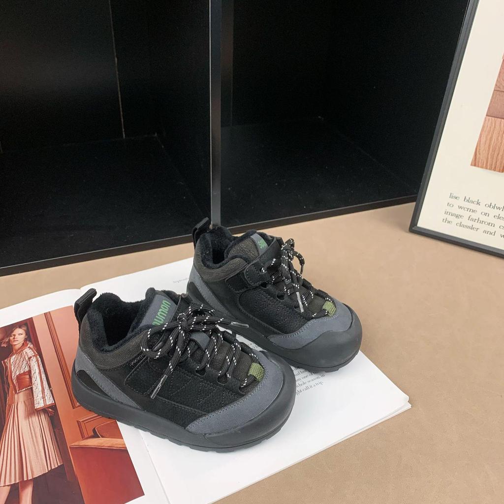 2025 Winter Kids' Fleece-Lined Non-Slip Sports Shoes: Stylish and Versatile for Boys and Girls