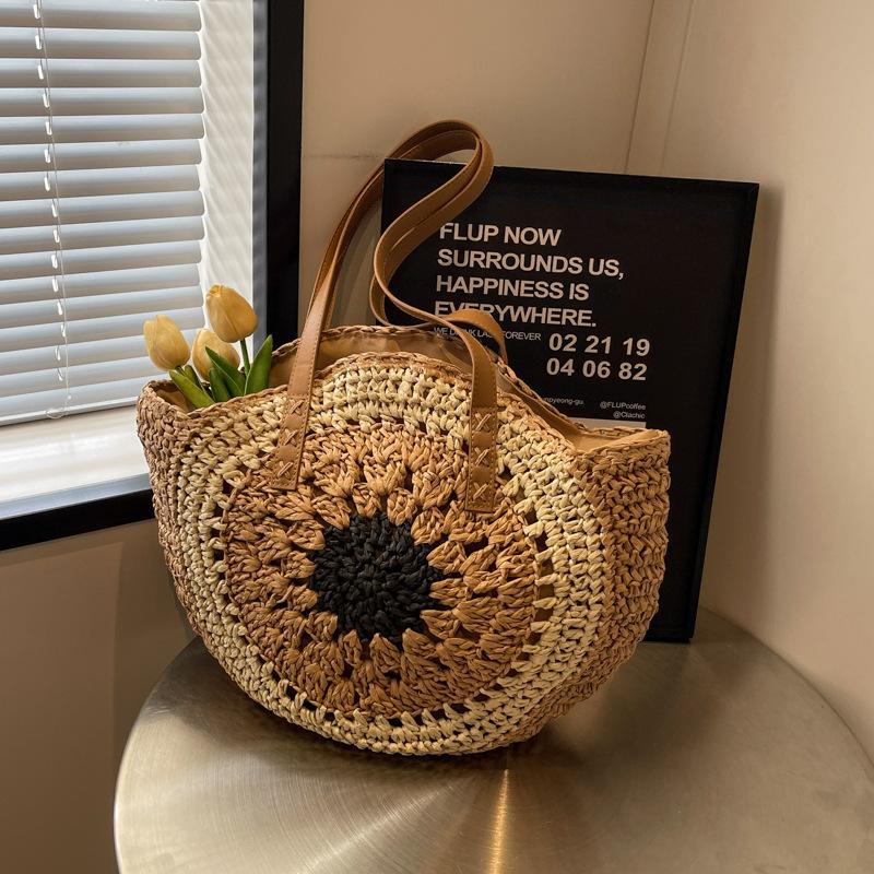 New hollow tote large disc straw bag casual beach bag shoulder fashion woven bag women's bag