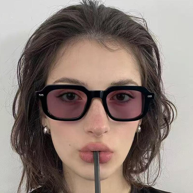 2Pcs Fashion Small Frame Rectangle Sunglasses High-Quality Simple Style Sun Glasses Vintage Men Women Rivet Eyeglass Uv400