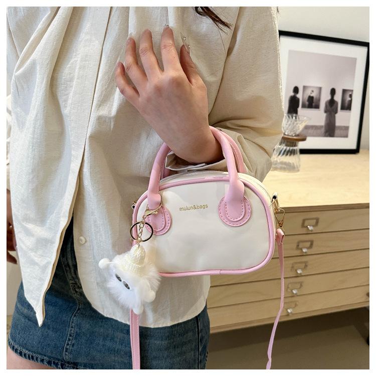 Fashion Stitching Texture Faux Leather Handbag, Trendy Women's Shoulder Crossbody Bag, Small Square Purse with Pendant