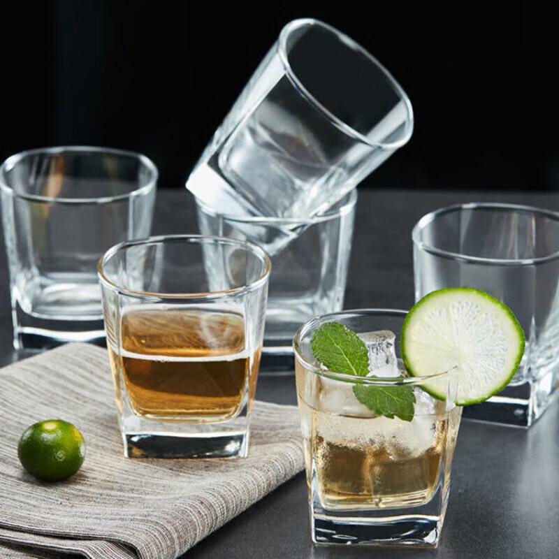 Glass Drinking Cups Set