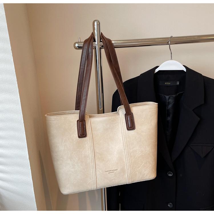 Bag Women's 2025 New Model, Popular This Year, Large-capacity Tote Bag, Casual and Versatile, College Student Class Bag, Commuter Bag