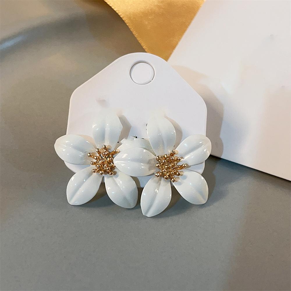 Oil drop flower stud earrings small fresh and sweet earrings light luxury high sense fashion versatile earrings