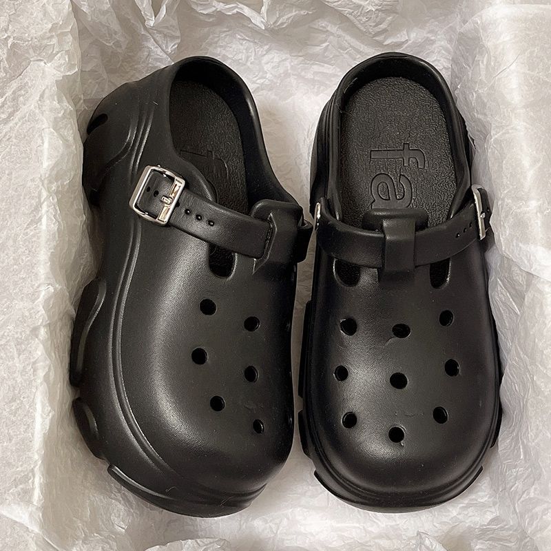 

Новые туфли с отверстиями для увеличения роста 2025 года, носить на пляже, пляжная сумка, шлепанцы с одной педалью, и женские крутые шлепанцы. 41 чёрный