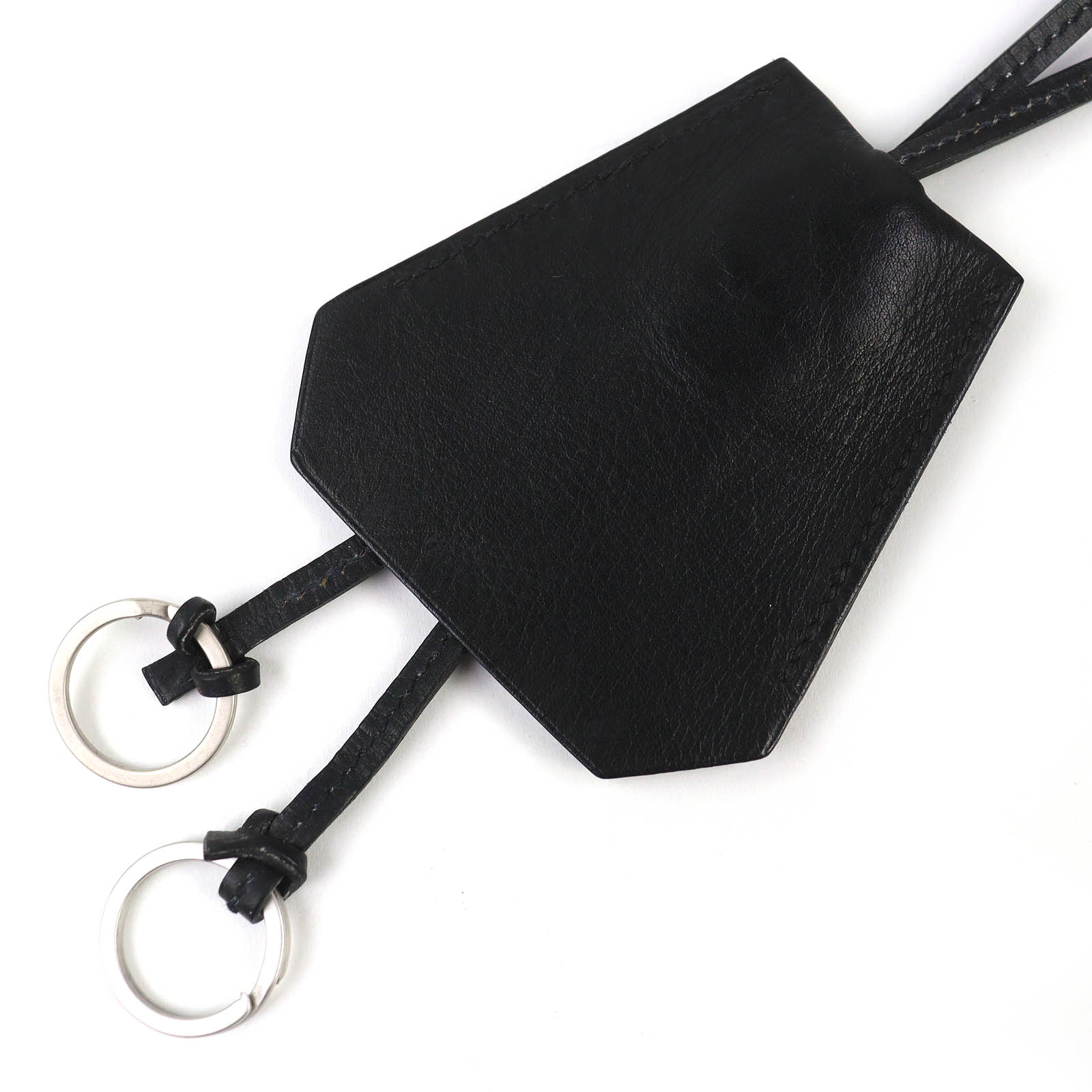 

Дуже гарний НАТУРАЛЬНИЙ ШКІРЯНИЙ ЧОРНИЙ КОЛЬЄ HERMES епохи Маржелы Clochette для жінок Вживане