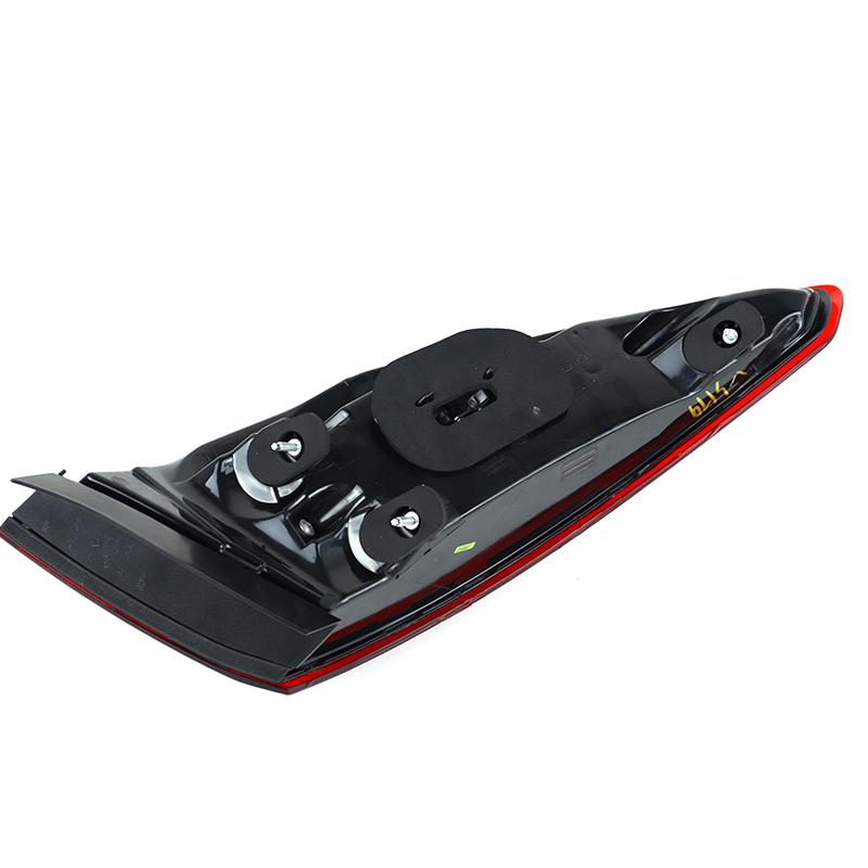 For Mercedes-Benz E Class W207 2014 2015 2016 2017 For the Two-Door Coupe Red Rear LED Tail Light Car Part 2079063300 2079063400