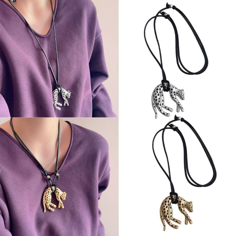 Leopardenförmige Anhängerkette mit galvanisierter Oberfläche, entworfen für elegante und stilvolle Outfits
