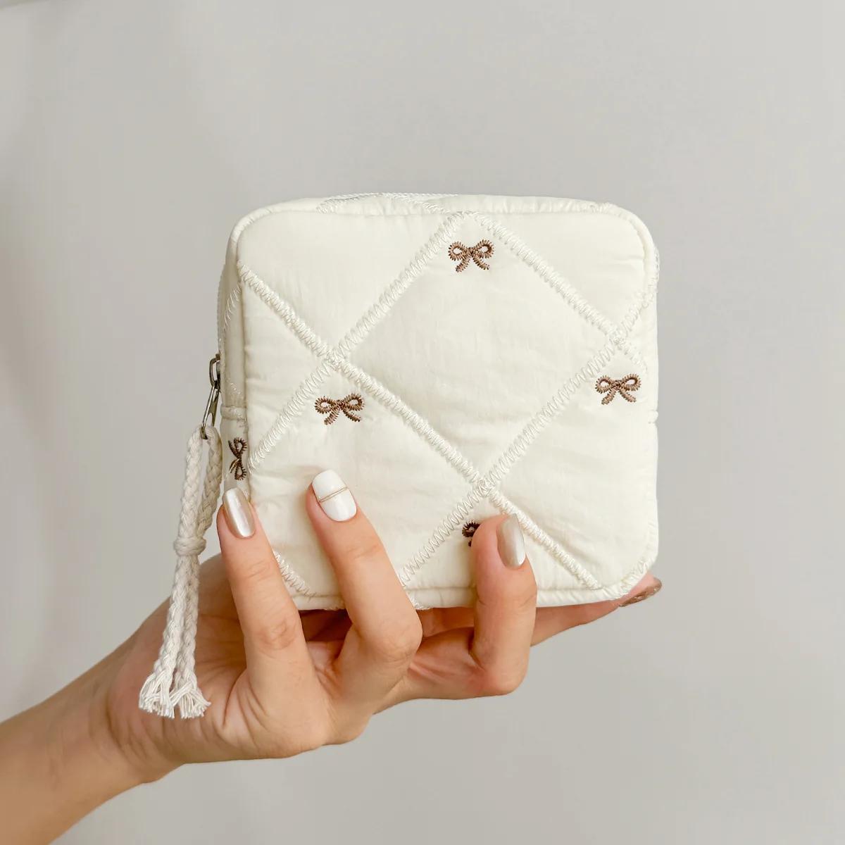 

Cute Large Capacity Sanitary Napkin Storage Bags Cartoon Bow Portable Girls Physiological Period Tampon Organiser Bag Pouch белый