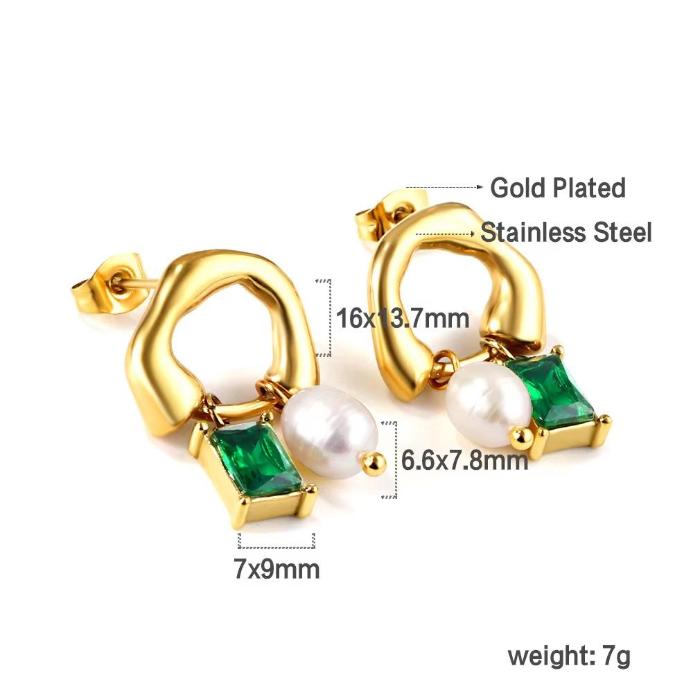 Luxury Fan Shaped Short Stud Earrings For Women Hypoallergenic Vacuum Plating Elegant And Versatile
