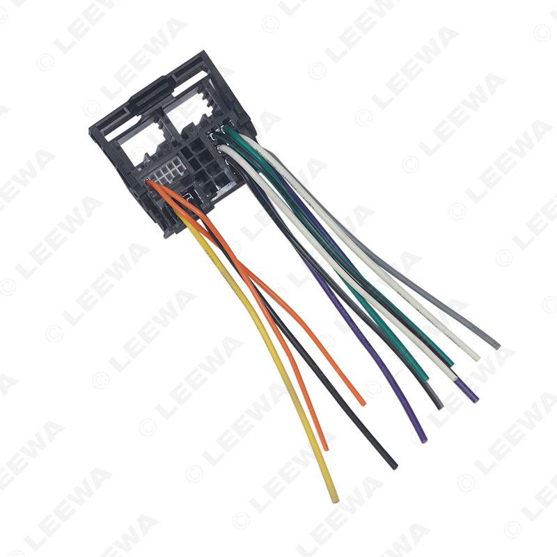 Volkswagen Golf 7/Passat B8 Peugeot Audio Adapter Cable Male