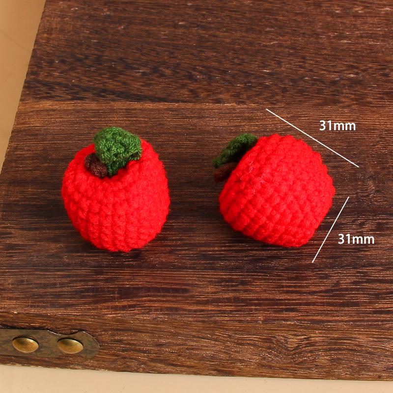 Büyüleyici Tığ İşi Meyve Anahtarlık: Trabzon Hurması ve Çilek Yün Kolyeler