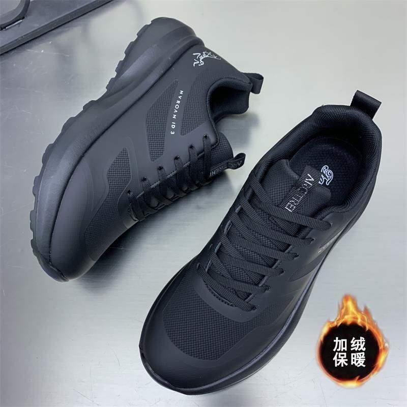 

Men s shoes 2025 autumn and winter new outdoor leather surface light soft sole casual shoes velvet warm cotton shoes running sports shoes 44