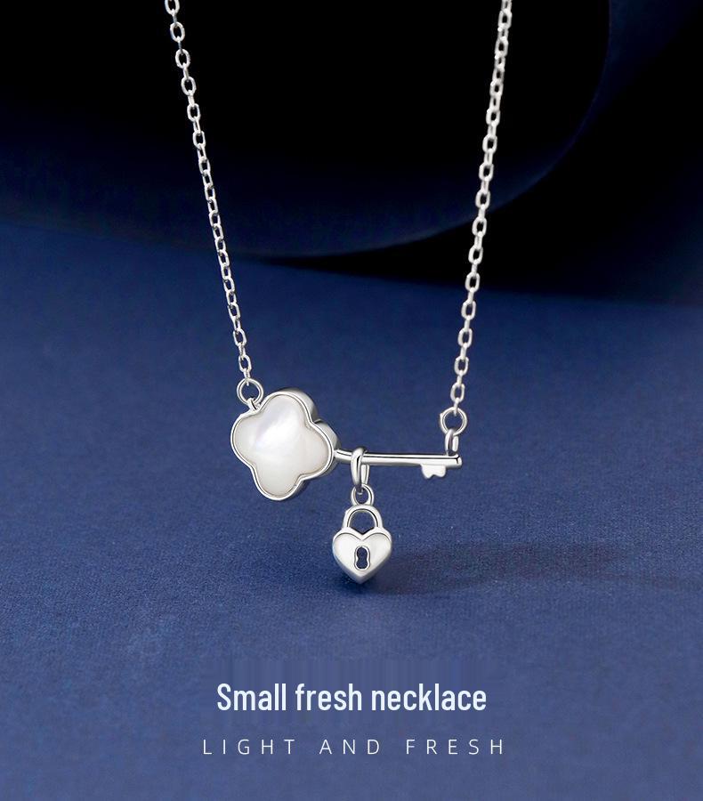 925 Sterling Silver Four-Leaf Clover Key Lock Necklace, Personalized Design, Brightens Skin Tone, Slimming Clavicle Chain, Fashionable for Women