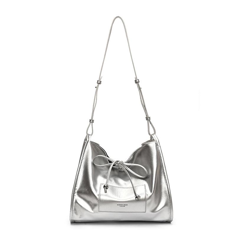 Daily commuting large-capacity tote bag 2025 summer new Korean version fashion shoulder bag simple and versatile messenger bag