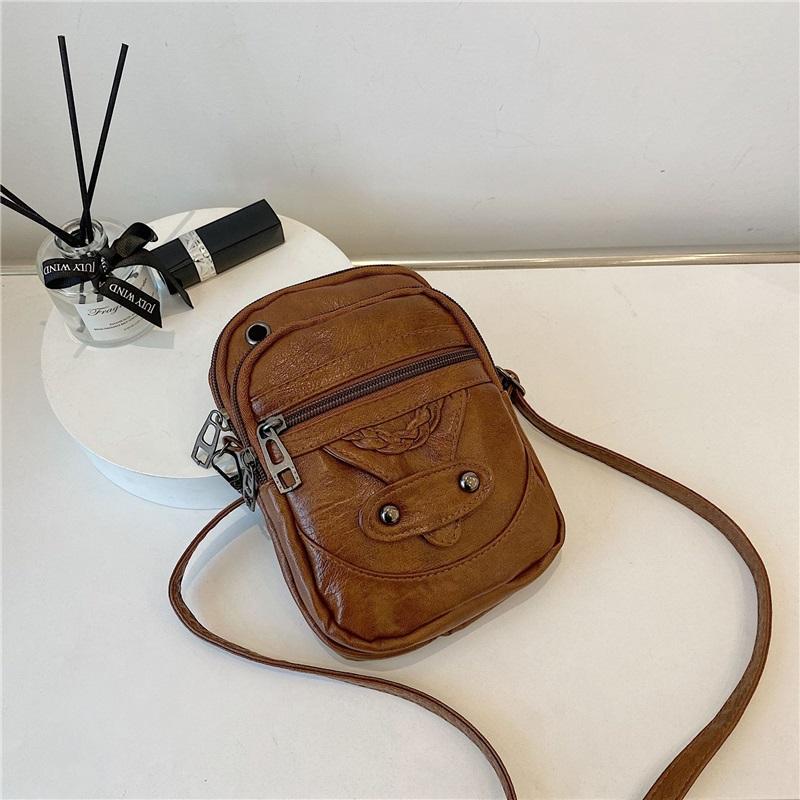 

Ladies Bag Messenger New Texture Shoulder Bag Mobile Phone Bag Soft Leather Western Style European And American Style Mature Small Bag 13*3*18cm чорний