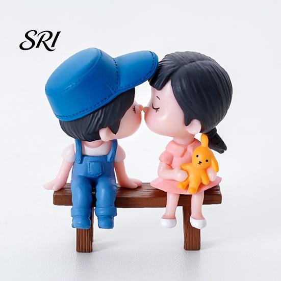 Desktop Couple Figurine 1 Pair Cute Car Dashboard Decoration Cartoon Kiss Mini Figure Boy Girl Doll Cake Topper for Micro Landscape Interior