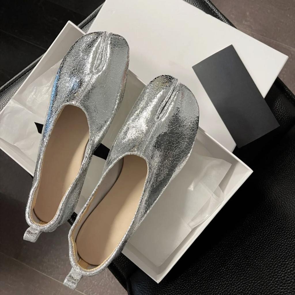 Light-mouth Low-heeled Single Shoes, Genuine Leather Pig's Trotters, Split-toed Shoes, High-end Burst Pattern, Silver Mary Jane Women's Shoes