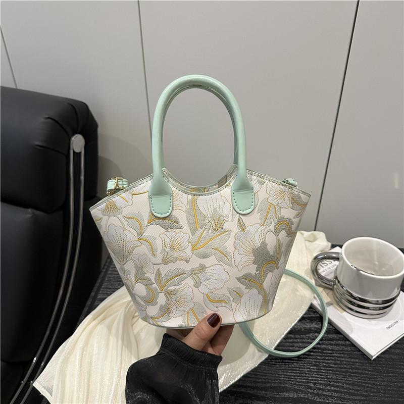 Simple Women's Bag Chinese Style Women's Messenger Bag Retro Shoulder Bag 2025 Summer with Fashionable and Simple Square