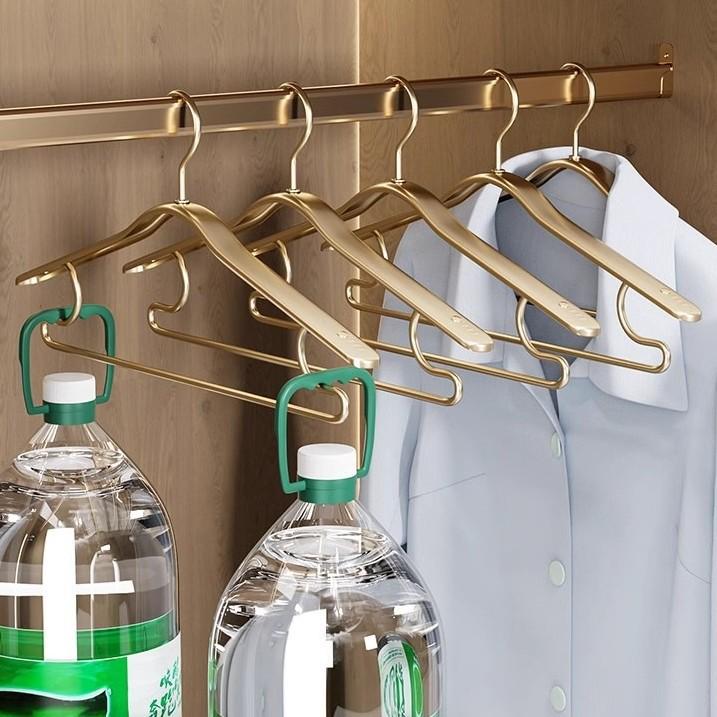 Luxury Wall-Mounted Aluminum Clothes Hanger – Seamless, Wide-Shoulder Design for Strappy Dresses and Heavy Garments