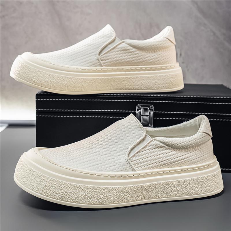 Man Thick Sole Casual Board Shoes Slip On Lazy Sneakers Versatile Trendy Footwear Student Daily Commute Street Walking Shoes