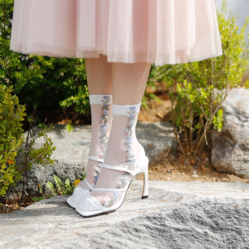 Tiji Flower See-Through Socks 4-Pack white