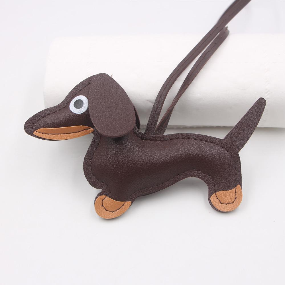 Charm de Couro Dachshund Desenho Animado em Estoque, Chaveiro de Cachorro e Acessório para Capa de Celular