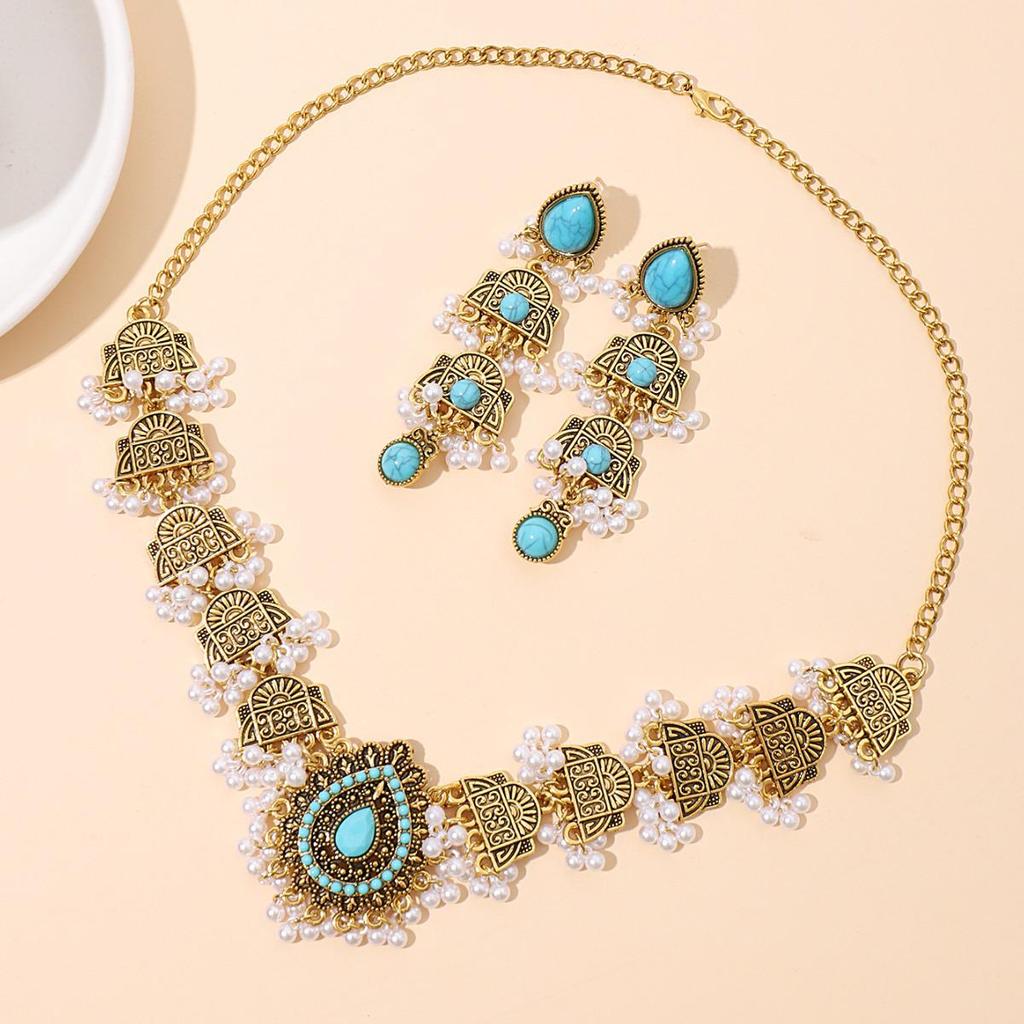 Bohemian Gold & Turquoise Retro Jewelry Set: European Ethnic Necklace & Earrings