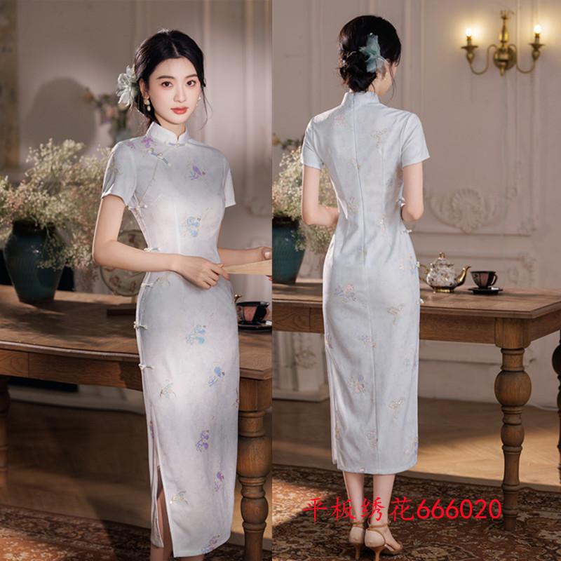 Retro Chinese Style Long New Chinese Embroidered Cheongsam 1011 Summer New Slim and Thin Banquet Simple and Elegant High Sense