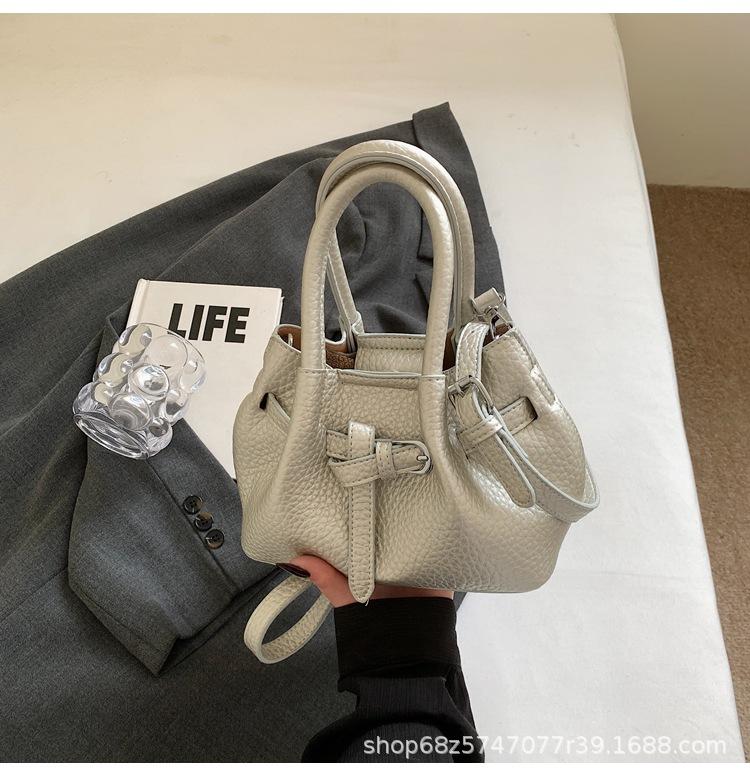 New Niche Design Large-capacity Handbag Women's 2025 New Fashion Temperament High-end Shoulder Messenger Bag