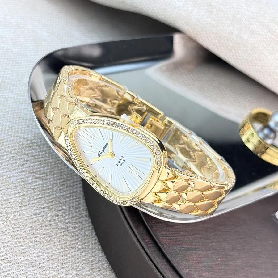 Montre Chaîne Échelle Luxe Léger Serpent Ovale Montre à Quartz pour Femme Bracelet Tête de Serpent Haut de Gamme