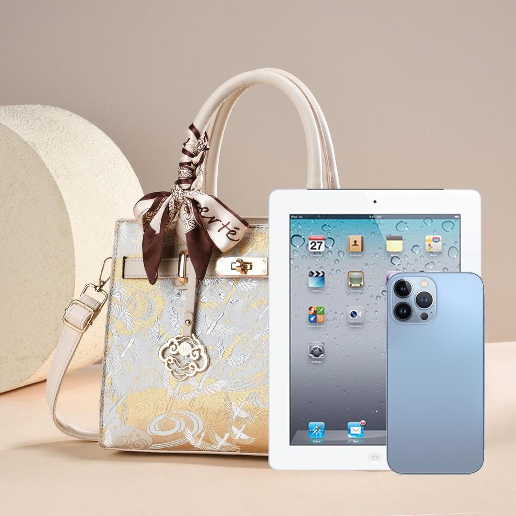 2026 Chinese Style Fashion Commuter Handbag