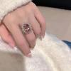 Trendiger Leichter Luxus Hochkohlenstoff Pinker Diamantschliff Offener Ring für Damen