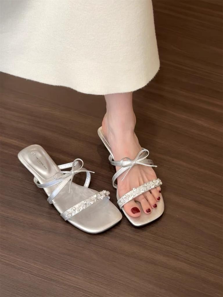 Low-heeled rhinestone bow slippers for women's summer wear 2025 new fairy style with skirt high-end sandals