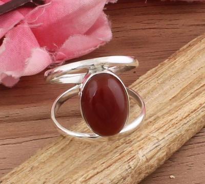 Ring i massivt 925 sterlingsilver med röd onyx, handgjord designerring, uttalandering, jubileumspresentring